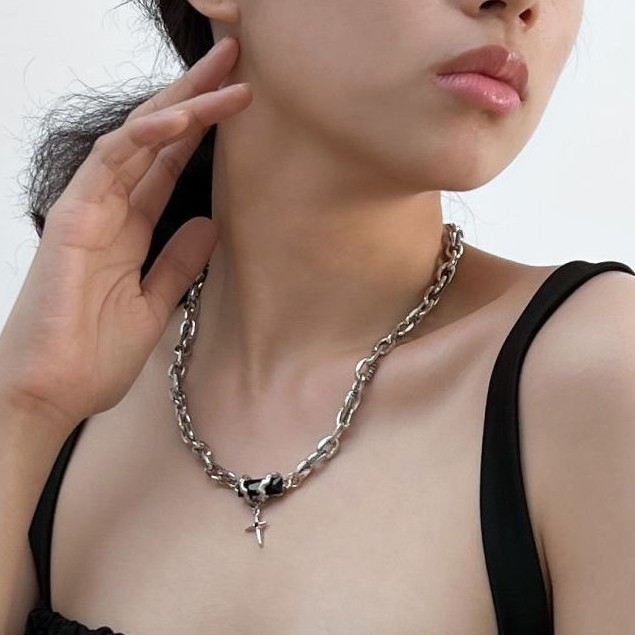 Y2k Black Stone Necklace thumbnail